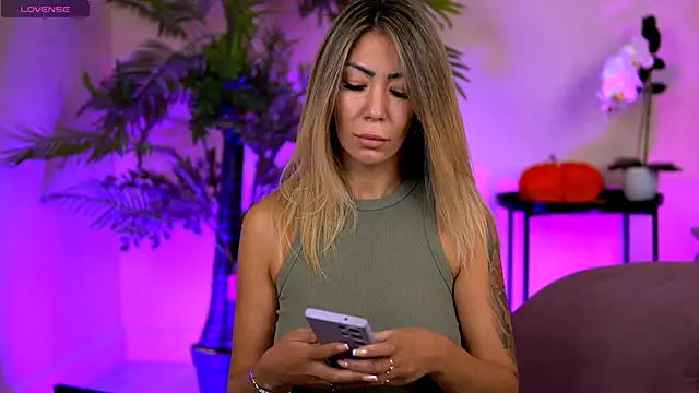 SophiaPotts online show from November 2025 03:23:02 AM