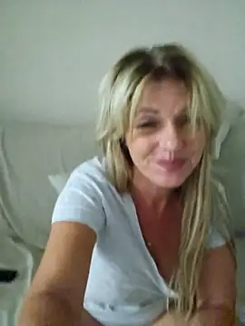 Melody73 online show from October 2025 10:31:02 PM