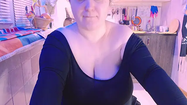 SoftLia online show from January 2025 04:59:01 PM