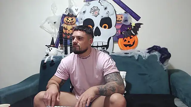 Snapshot of Tiberius_hunk chatting on October 2025 08:11:01 AM Tiberius hunk online show from October 2025 08:11:01 AM