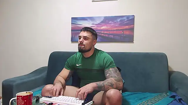 Tiberius hunk online show from January 2026 05:28:02 PM