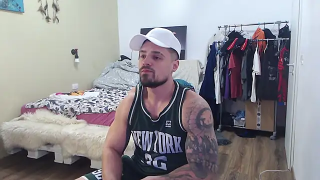 Tiberius hunk online show from February 2026 05:25:01 PM