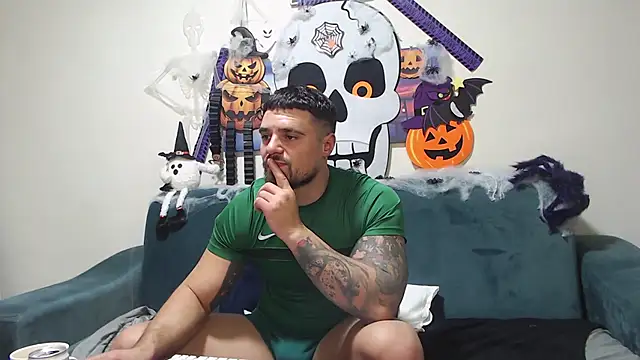 Snapshot of Tiberius_hunk chatting on November 2025 04:45:01 PM Tiberius hunk online show from November 2025 04:45:01 PM