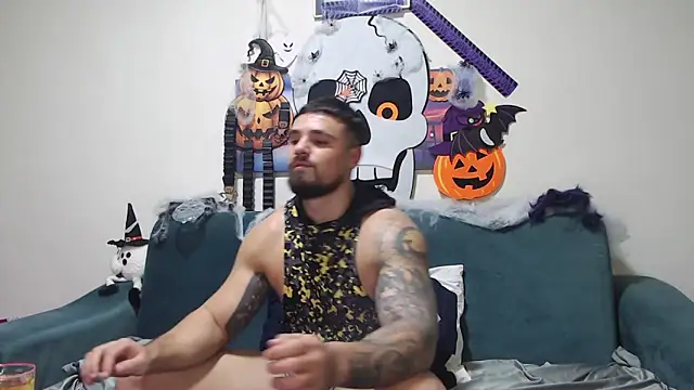 Snapshot of Tiberius_hunk chatting on November 2025 09:07:01 PM Tiberius hunk online show from November 2025 09:07:01 PM