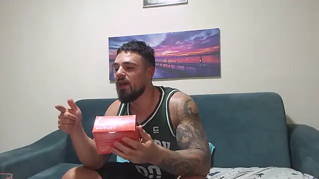 Tiberius hunk online show from October 2025 08:00:01 PM