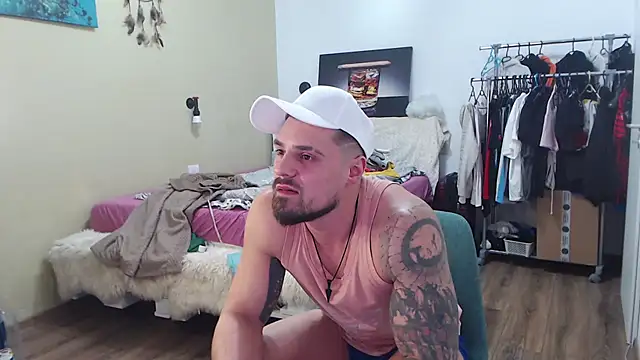 Tiberius hunk online show from February 2026 06:27:01 PM