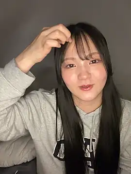 MinaKubo online show from April 2026 01:23:02 PM