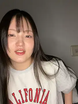 MinaKubo online show from April 2026 03:05:01 PM