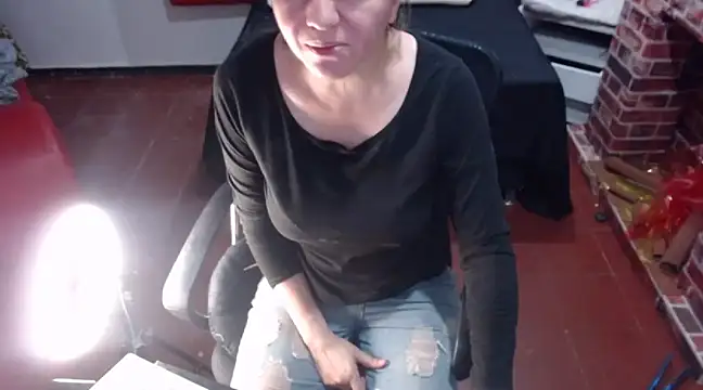 Snapshot of CrazzyJuana chatting on March 2025 09:37:01 PM CrazzyJuana online show from March 2025 09:37:01 PM