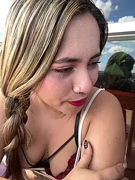 Snapshot of lunaxxx_69 chatting on May 2026 08:47:02 PM lunaxxx 69 online show from May 2026 08:47:02 PM