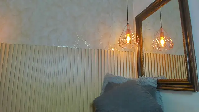 Snapshot of Annie_paradise17 chatting on June 2026 11:15:02 PM Annie paradise17 online show from June 2026 11:15:02 PM