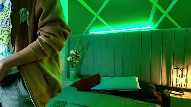 Snapshot of Andrew_Wolff chatting on October 2025 02:21:02 AM Andrew Wolff online show from October 2025 02:21:02 AM