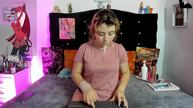 young jung online show from November 2025 08:56:02 PM