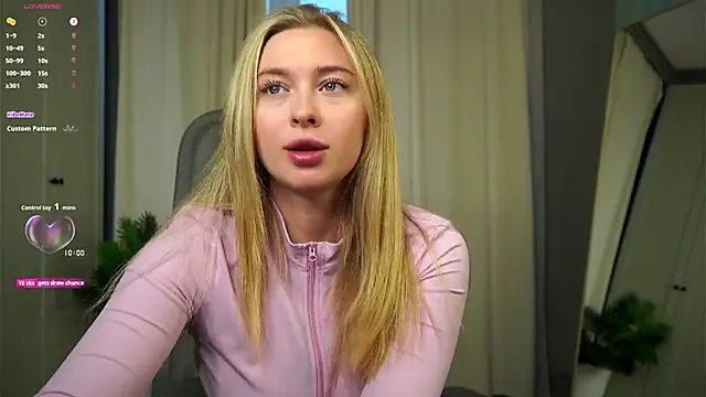 christie luv online show from December 2025 01:10:01 PM