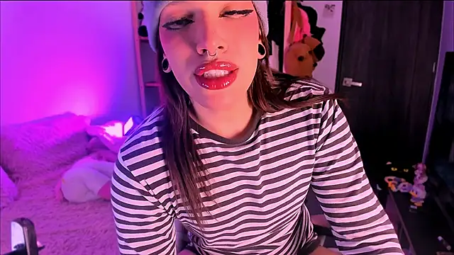 Loona s online show from March 2026 07:31:01 PM