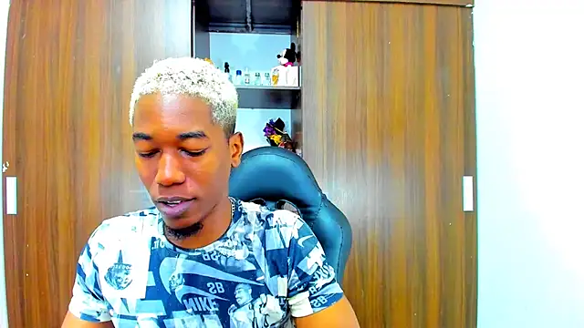 Snapshot of Dreamastercum_ chatting on October 2025 01:55:01 PM Dreamastercum online show from October 2025 01:55:01 PM