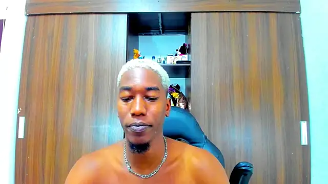 Snapshot of Dreamastercum_ chatting on October 2025 07:50:01 PM Dreamastercum online show from October 2025 07:50:01 PM