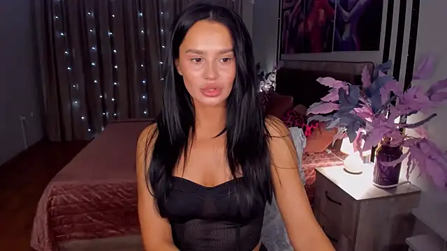 DanaSincere online show from December 2025 06:31:01 PM