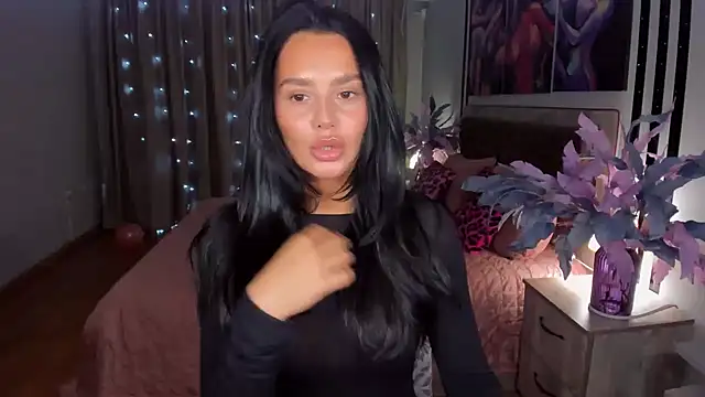 DanaSincere online show from October 2025 04:01:01 AM