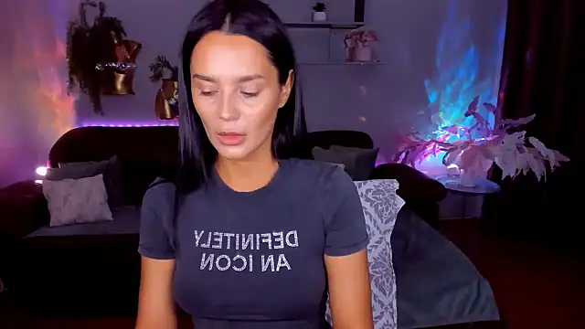 Snapshot of DanaSincere chatting on June 2026 04:00:02 AM DanaSincere online show from June 2026 04:00:02 AM