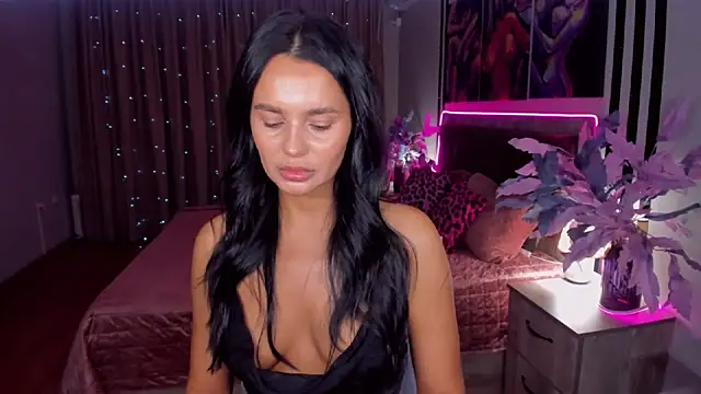 DanaSincere online show from November 2025 04:02:01 AM