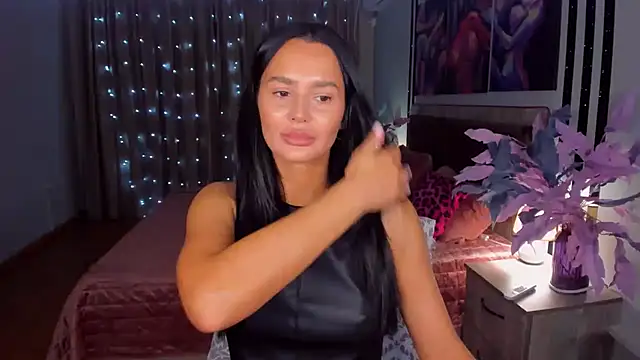 DanaSincere online show from November 2025 04:01:02 AM