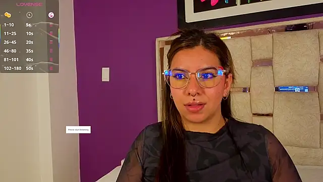 Snapshot of emilyy_cooperr chatting on April 2026 12:19:02 PM emilyy cooperr online show from April 2026 12:19:02 PM