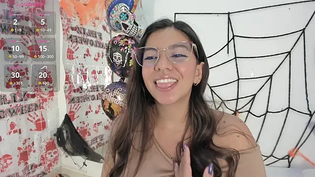 Snapshot of emilyy_cooperr chatting on October 2025 12:17:02 PM emilyy cooperr online show from October 2025 12:17:02 PM