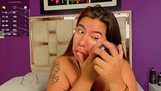 emilyy cooperr online show from April 2026 12:09:01 PM