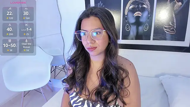 Snapshot of emilyy_cooperr chatting on October 2025 12:06:02 PM emilyy cooperr online show from October 2025 12:06:02 PM