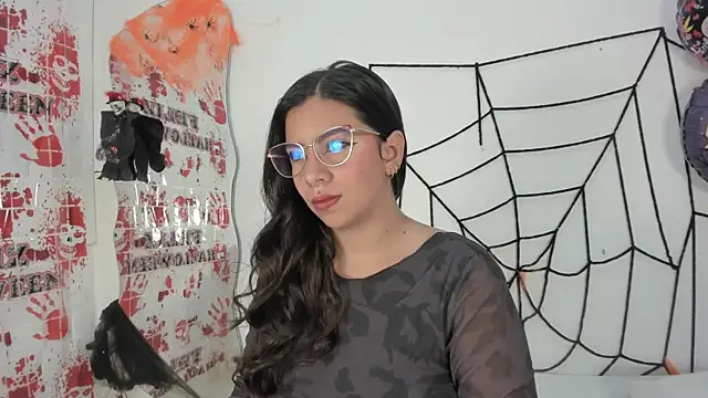 Snapshot of emilyy_cooperr chatting on October 2025 12:02:02 PM emilyy cooperr online show from October 2025 12:02:02 PM