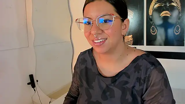 Snapshot of emilyy_cooperr chatting on November 2025 12:09:02 PM emilyy cooperr online show from November 2025 12:09:02 PM