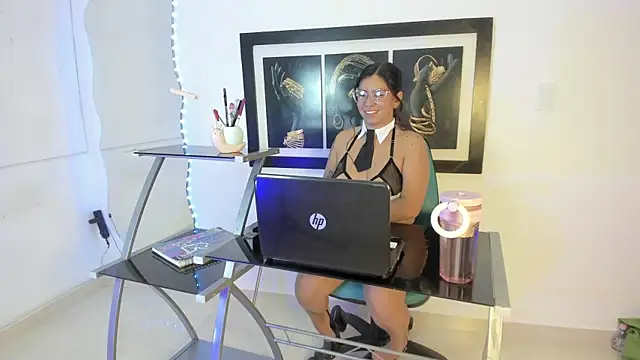 Snapshot of emilyy_cooperr chatting on September 2025 12:27:02 PM emilyy cooperr online show from September 2025 12:27:02 PM