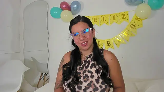 emilyy cooperr online show from December 2025 12:18:01 PM