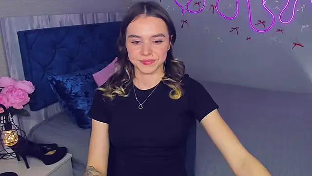 Snapshot of EmelyMason chatting on December 2025 12:15:01 PM EmelyMason online show from December 2025 12:15:01 PM