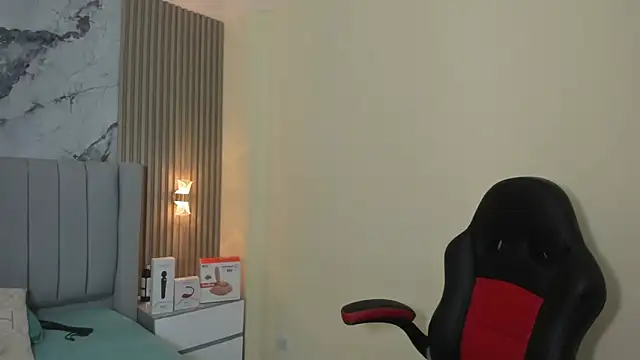 AGATHASMITH5 online show from March 2026 03:29:01 AM