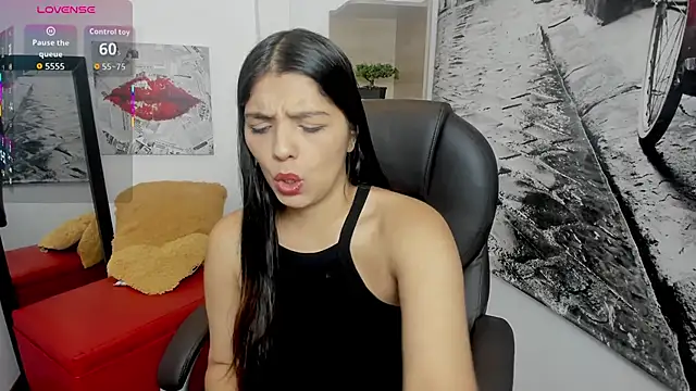 Snapshot of issa__nassar chatting on September 2025 01:50:01 PM issa nassar online show from September 2025 01:50:01 PM