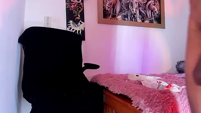 CRAZY-BOY99 online show from April 2026 12:00:01 PM