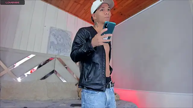 CRAZY-BOY99 online show from March 2025 12:09:01 PM