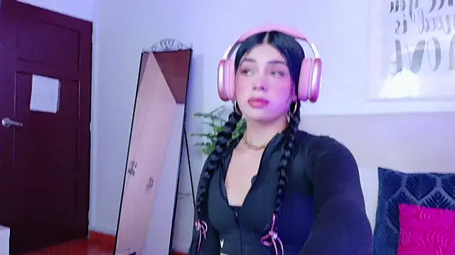 SaritaBratz online show from October 2025 08:53:01 PM