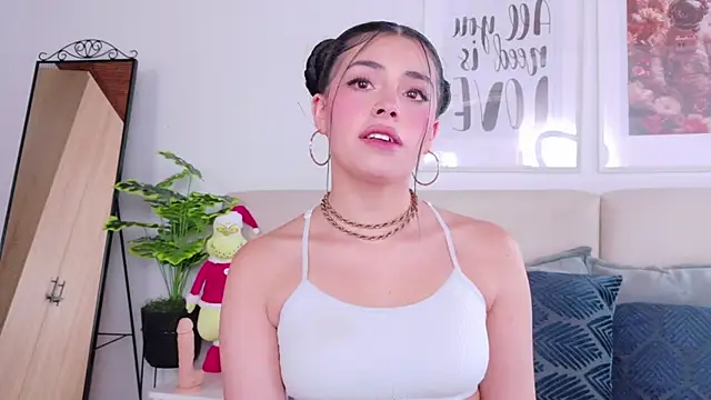 SaritaBratz online show from December 2025 09:20:01 PM