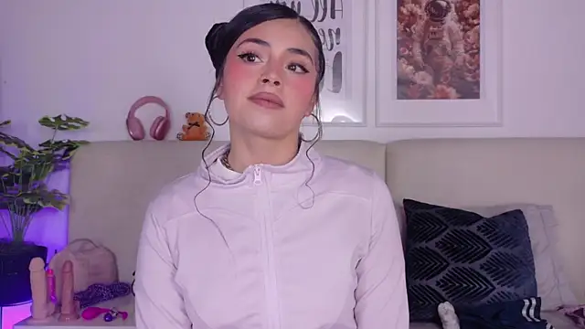 SaritaBratz online show from February 2026 09:59:02 PM