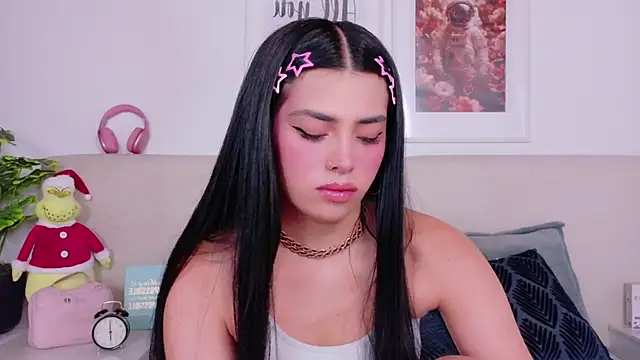 SaritaBratz online show from December 2025 09:30:02 PM