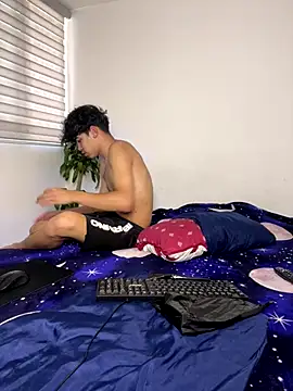 Snapshot of Miguel_bigcock chatting on September 2025 04:34:02 PM Miguel bigcock online show from September 2025 04:34:02 PM