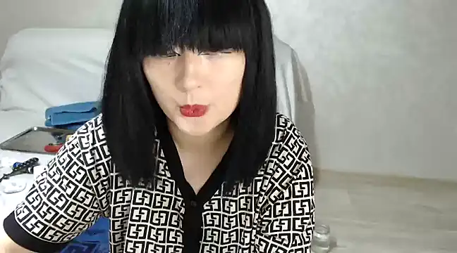 Sweet Yoon online show from December 2024 02:30:01 PM