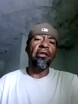 Snapshot of Flomi13 chatting on March 2026 08:20:01 AM Flomi13 online show from March 2026 08:20:01 AM