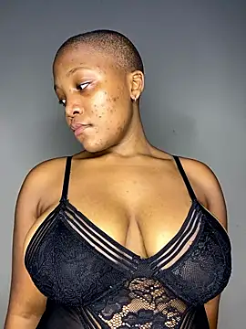 Snapshot of Beyoncex05 chatting on January 2026 06:11:02 PM Beyoncex05 online show from January 2026 06:11:02 PM