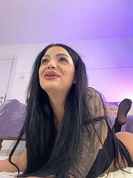 Snapshot of IrisRossie chatting on November 2025 06:13:01 AM IrisRossie online show from November 2025 06:13:01 AM