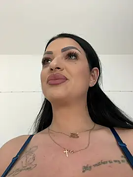 Snapshot of IrisRossie chatting on May 2026 05:38:02 AM IrisRossie online show from May 2026 05:38:02 AM