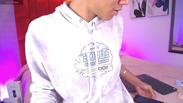 Jonas Rivers online show from April 2026 04:50:04 AM